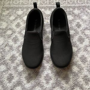 Brand New Size 10 black Vionic Comfort shoes